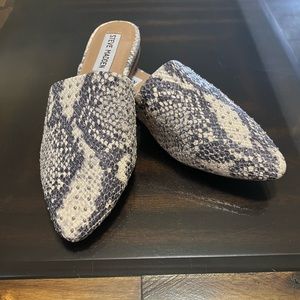 Steve Madden Trace Leather Snake Studded Loafers Size 6.5